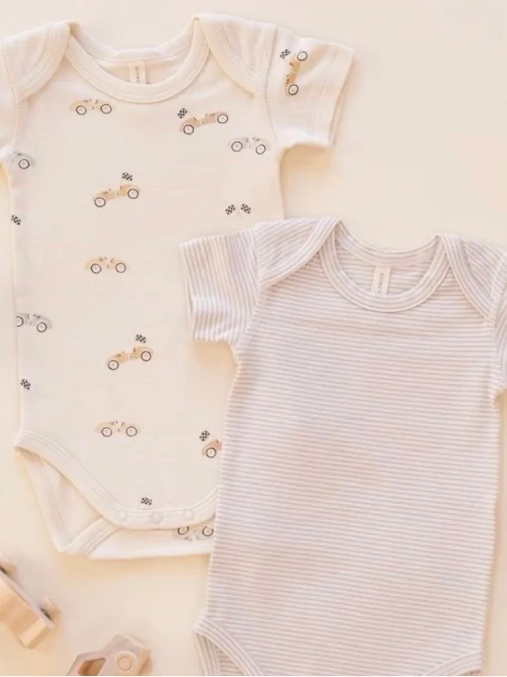 Quincy Mae Short Sleeve Bodysuit Pack Race Car, Oat Micro Stripe